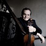 Foto von Christian Altenburger mit Violine